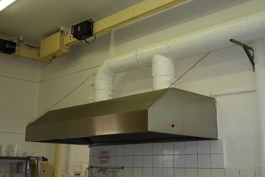 كيف تضمن شركة نسمات جودة تركيب مداخن المطابخ في الرياض؟