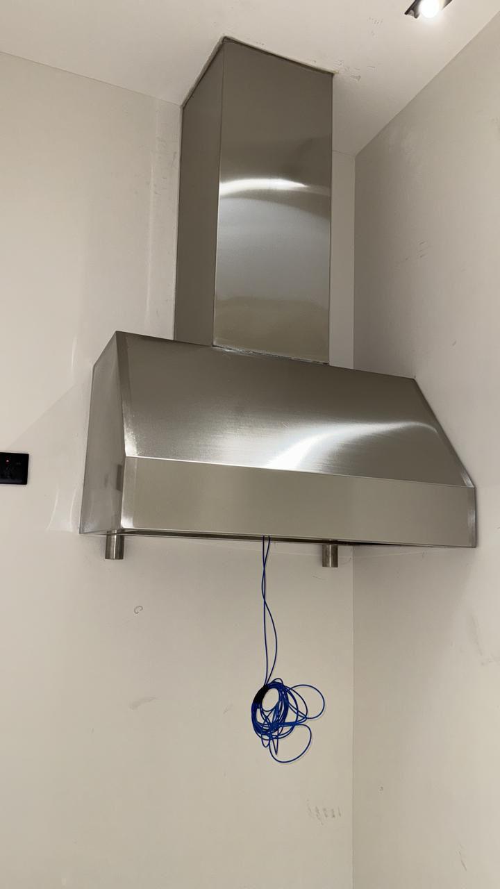 ما أنواع خدمات الصيانة والتركيب التي تقدمها شركة شفاط مطبخ بالرياض صيانة وتركيب؟