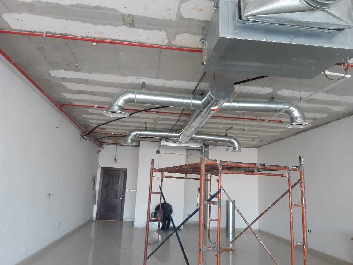 ما العوامل المؤثرة في تكلفة تركيب تكييف مركزي بالرياض؟