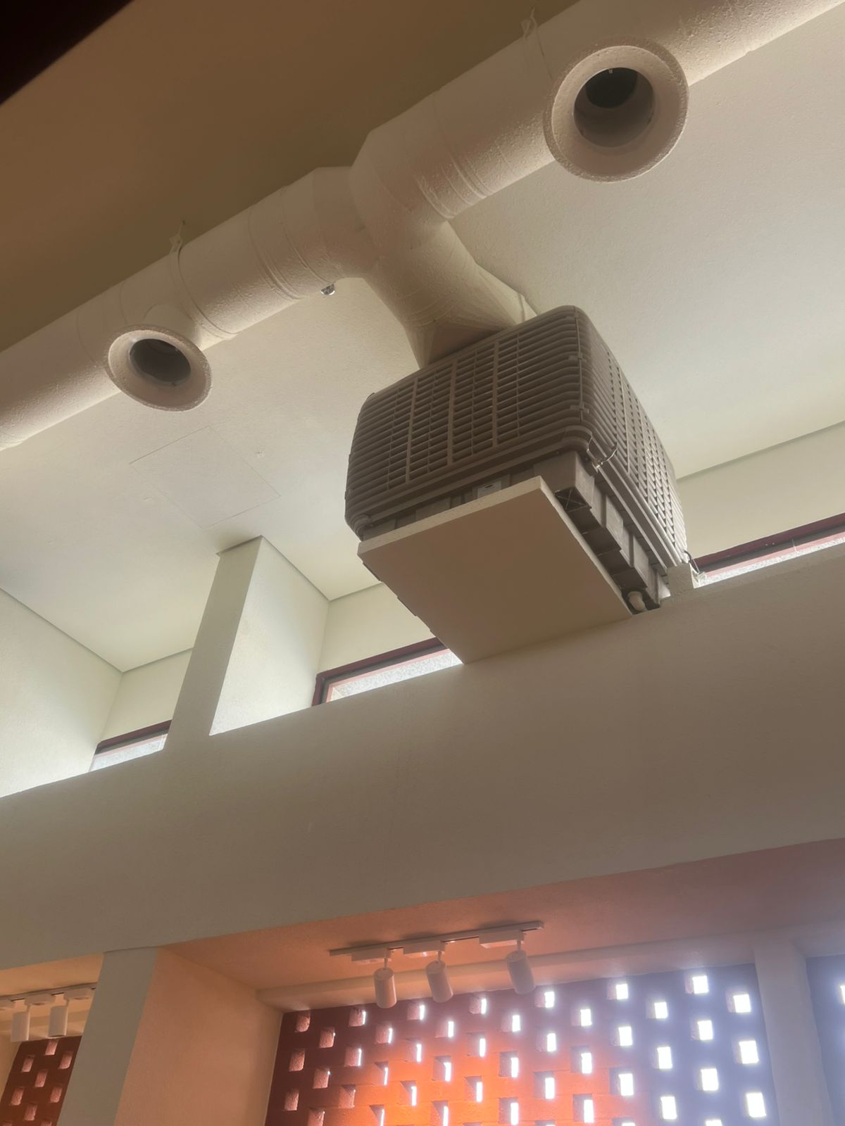 دكت مكيف صحراوي جديد بالرياض