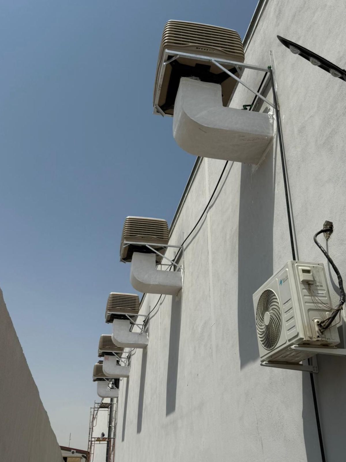 ما أهم المميزات التي تقدمها “نسمات” عند البحث عن دكت مكيف صحراوي للبيع بالرياض؟