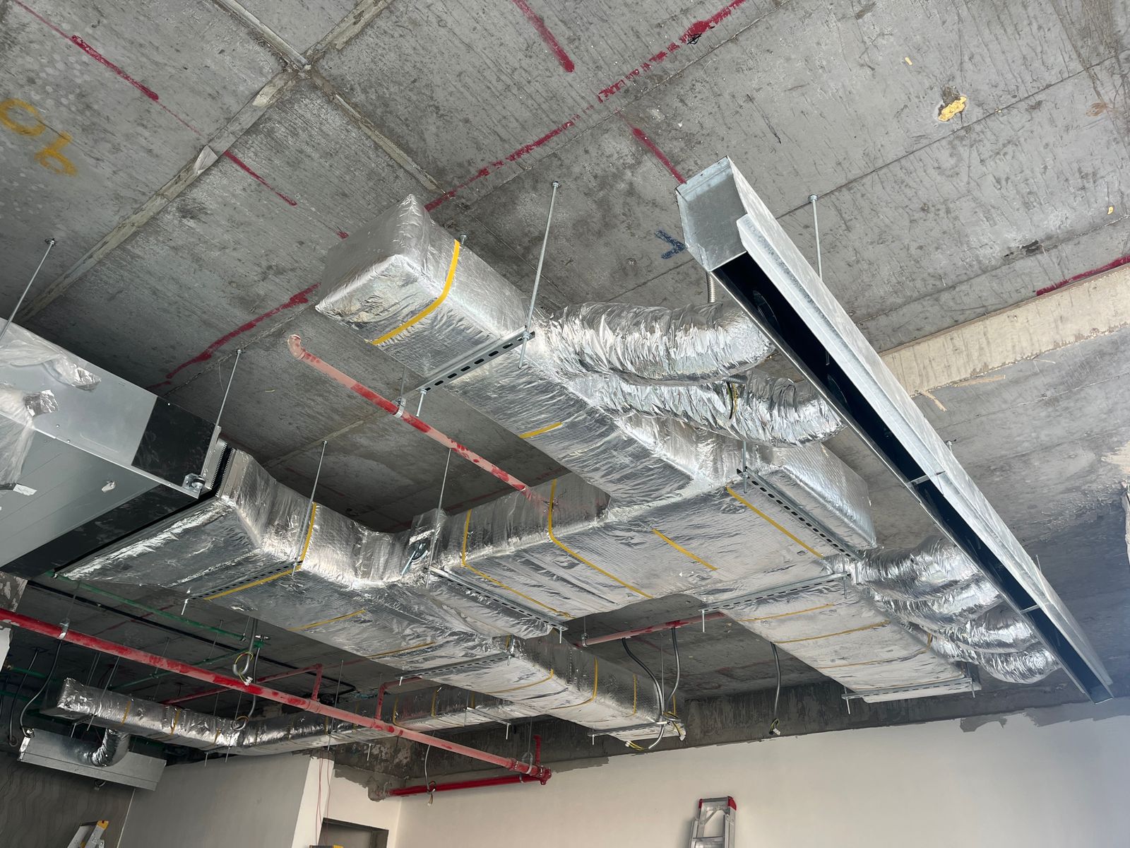 شركة تركيب تكييف مركزي بالرياض باختبار ضغط وتدفق هواء قبل التسليم - 0509274867